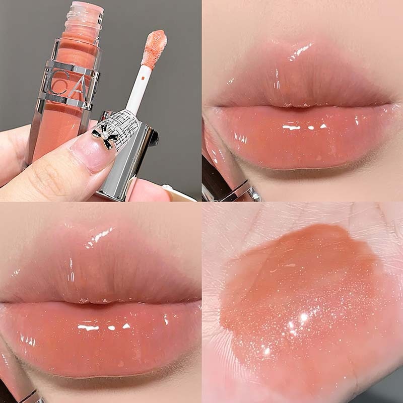 Moisturizing Radiant And Plumping Lip Gloss With A Dewy Mirror-like Finish