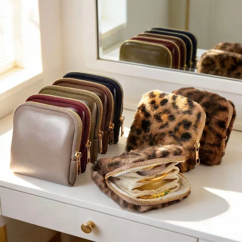 Luxury-Light Ring Pendant Bracelet Multi-Layer Leopard-Print PU