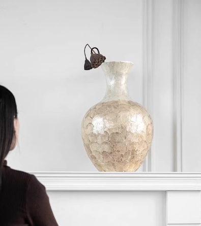 Shell Vase, Jade Pot Spring, picture 4 of 4