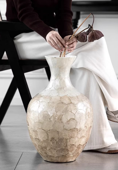 Shell Vase, Jade Pot Spring, picture 3 of 4