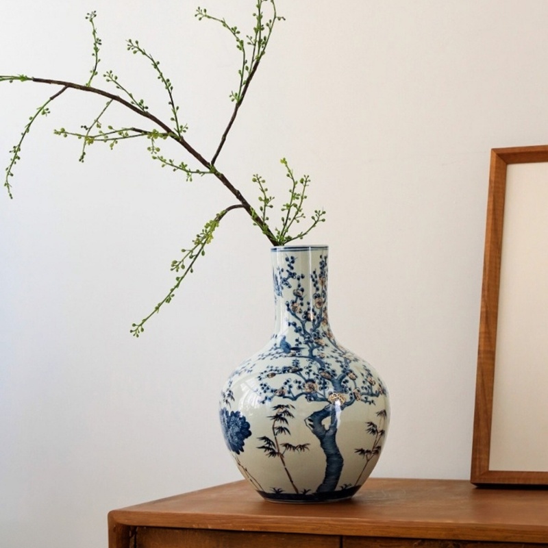 Chinese Blue-and-white Porcelain Decorative Piece Vintage Ceramic Jar For The Entryway
