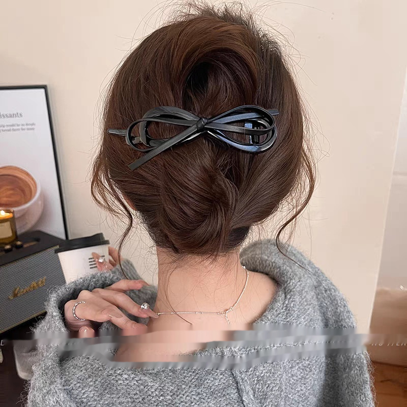 Hair Clip For The Back Of The Head A Subtly Luxurious