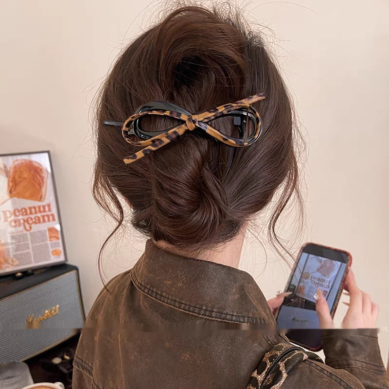 Hair Clip For The Back Of The Head A Subtly Luxurious