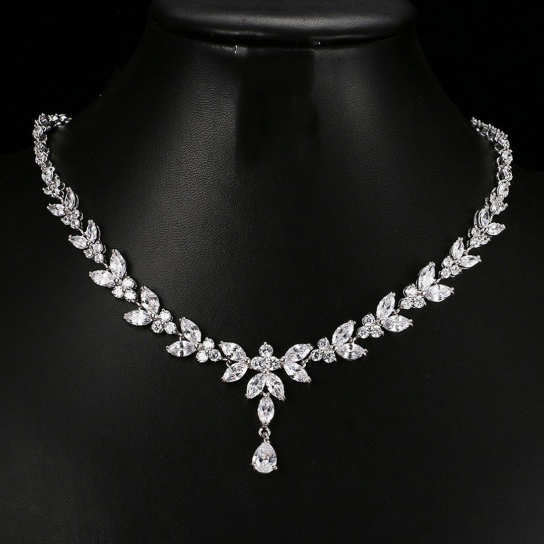 Elegant Long Horse-Eye Waterdrop Zircon Platinum Necklace