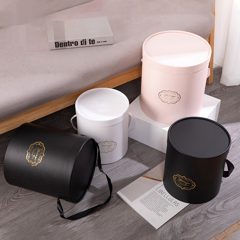 Flower Shadow Handheld Bucket-packaged Bouquet In A Round Gift Box