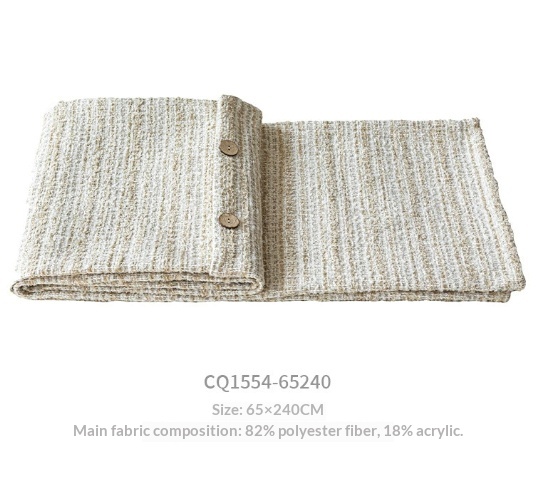 Vintage-style Soft Furnishings For Cream-colored Interiors A Multi-piece Set Featuring Bed Pillows And A Bed Runner