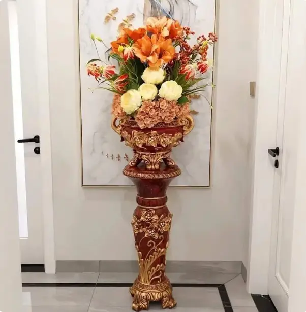 Minimalist Modern Fiberglass Vase With Roman Column Design For Floor Display