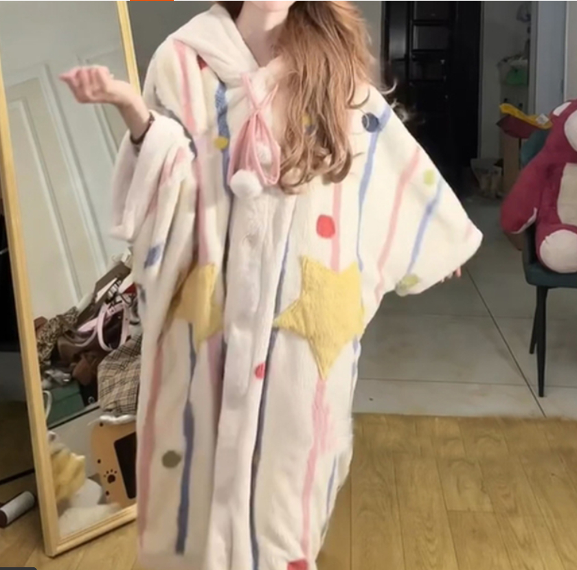 Cute Plus-Size Coral Fleece Pajamas For Women