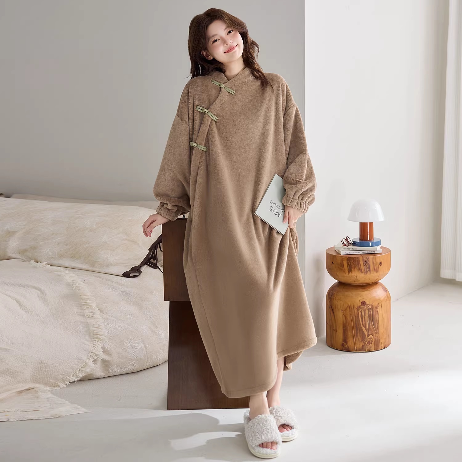 Chinese-Style Flannel Thickened Warm And Soft Nightgown