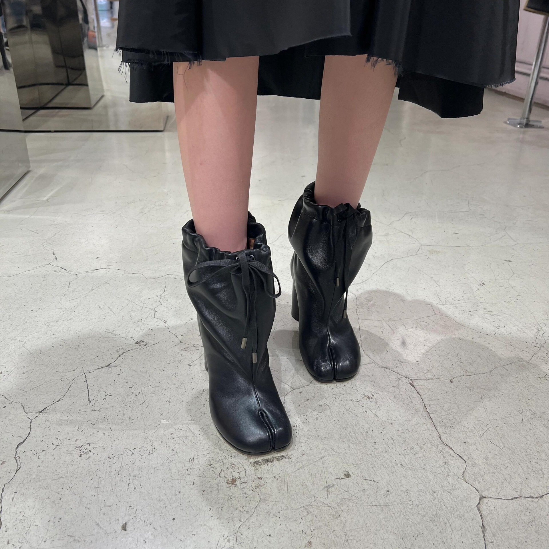 Wide-shaft Lace-up Split-toe Womens Leather Shoes