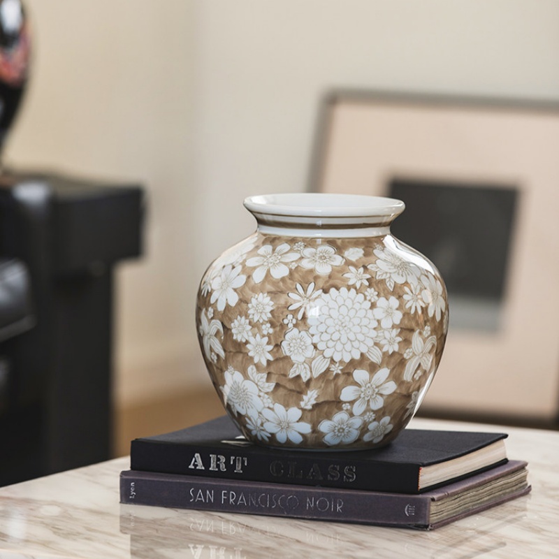 Blue-and-white Porcelain Vase With Underglaze Hand-painted Ceramic Ornament