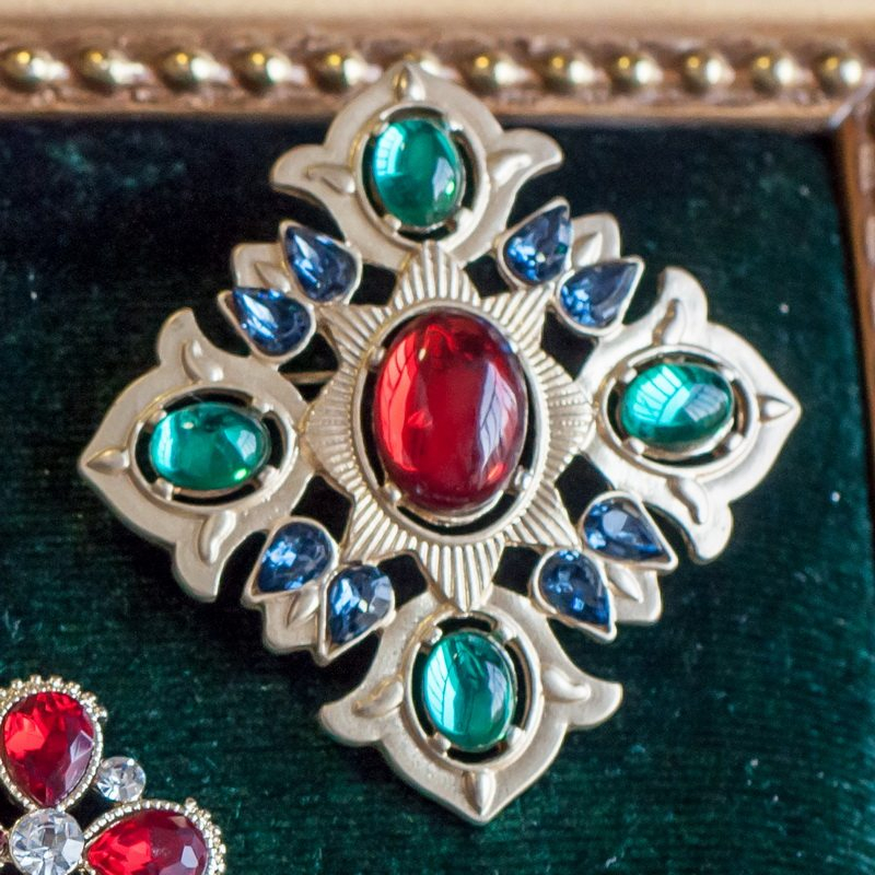 Vintage Antique-style Opulent Baroque Royal Crown Brooch For Mens And Womens Suits