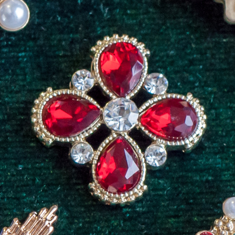 Vintage Antique-style Opulent Baroque Royal Crown Brooch For Mens And Womens Suits