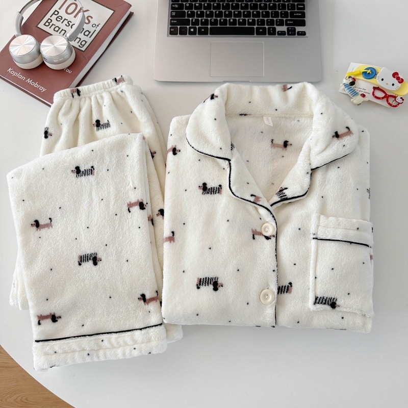 High-end Plush Coral Fleece Loungewear With Extra Padding For A Luxurious Feel