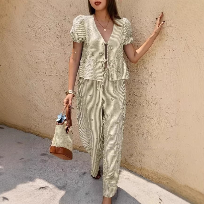 Buy Women's Clothing Online | Buy Trending Dresses for Women