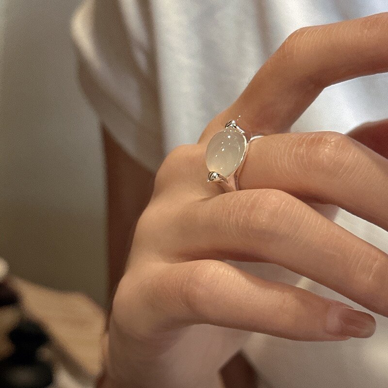 S925 Sterling Silver Agate Ring With A Niche Designer-inspired Look