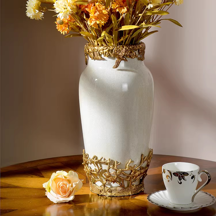 Luxury Yellow Ceramic Flower Vase With Copper Accents For Villa Clubs