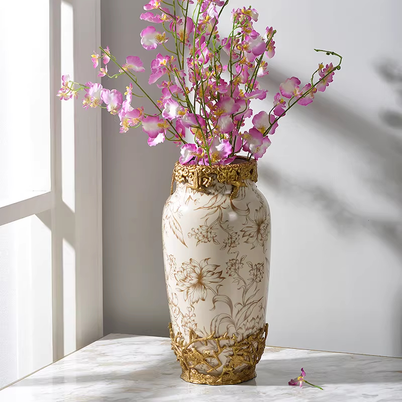 Luxury Yellow Ceramic Flower Vase With Copper Accents For Villa Clubs