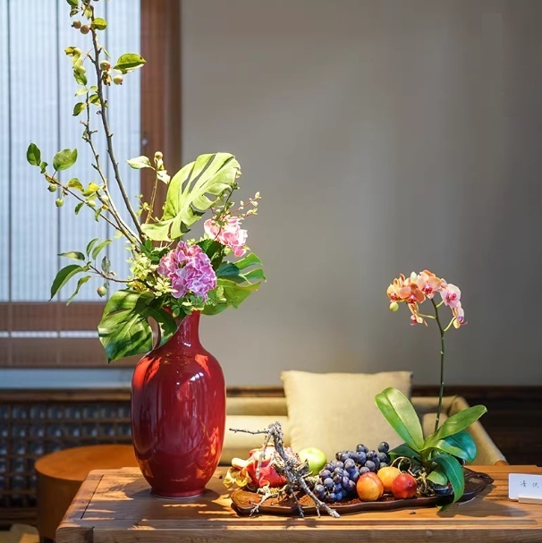 Ceramic Red Flower Vase For Floral Arrangementsdecorative Clean-lined Beauty Perfect For Ikebana And Flower Arranging