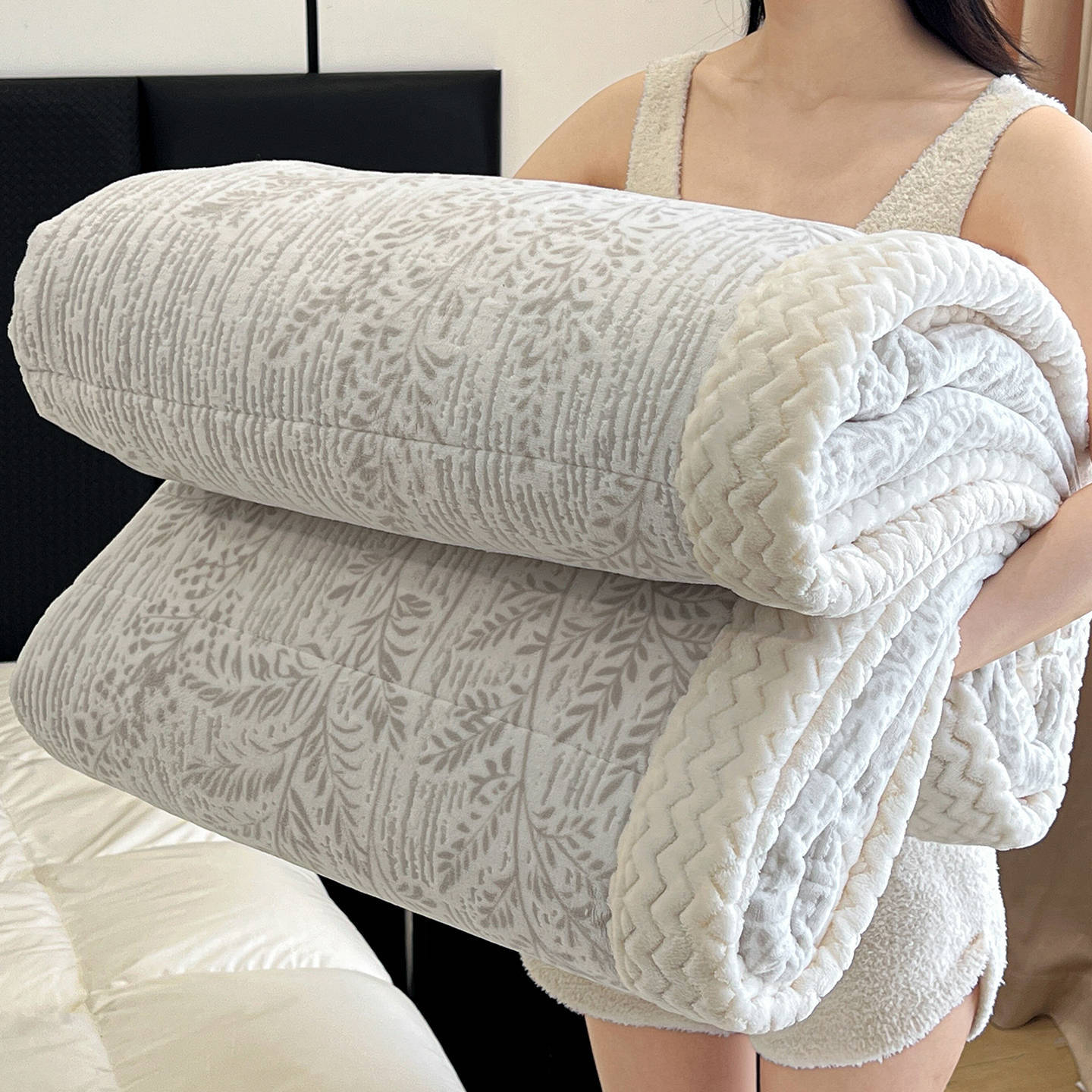 New Three-layer Composite Thermal Blanket For Office Naps