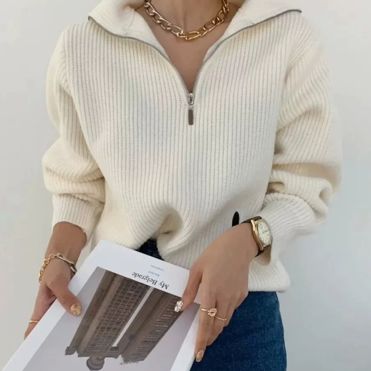 Loose-fitting Womens Knitted Sweater With A Zipper For Outerwear