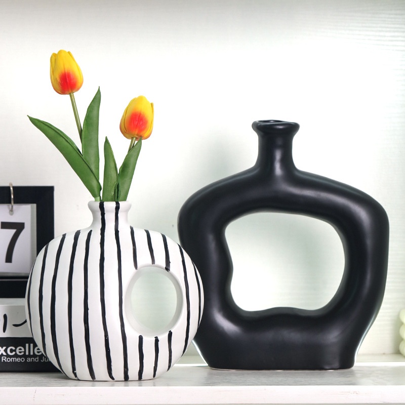 Modern Art Black-and-White Minimalist Striped Ceramic Vase