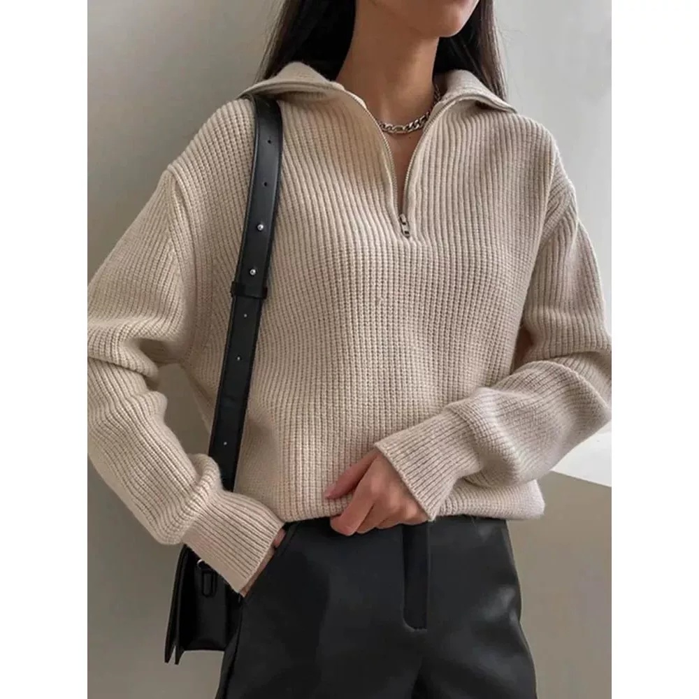 Loose-fitting Womens Knitted Sweater With A Zipper For Outerwear