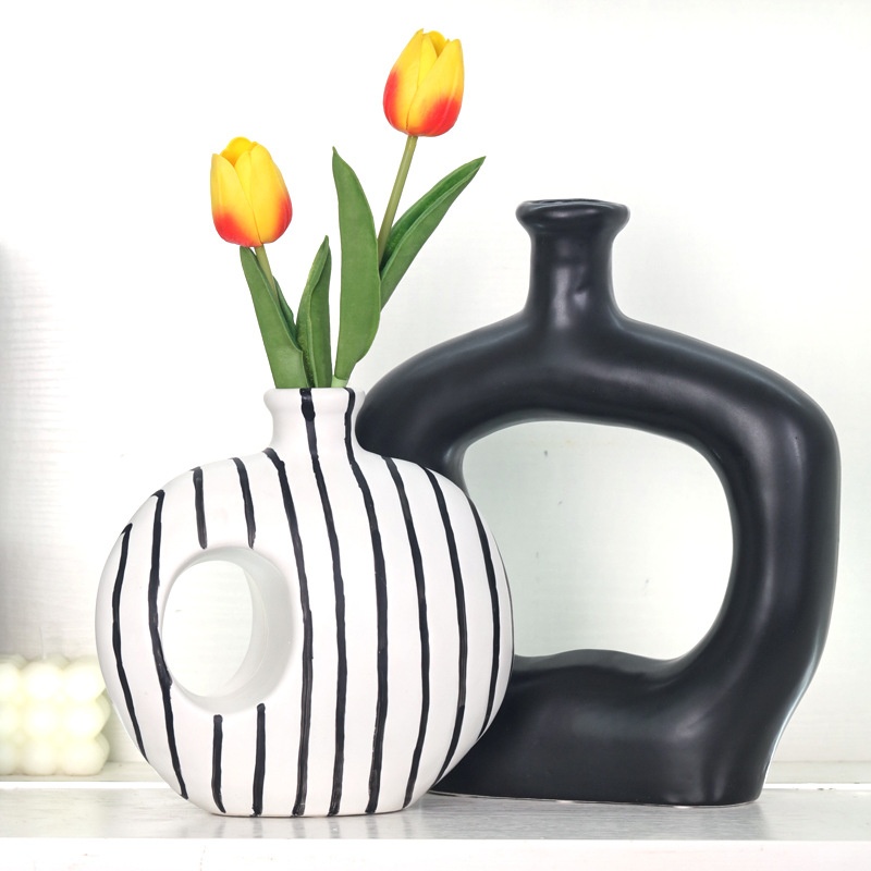 Modern Art Black-and-White Minimalist Striped Ceramic Vase