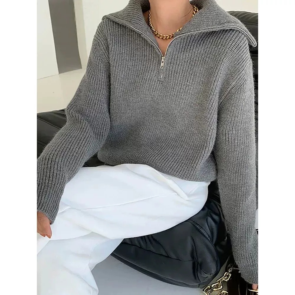 Loose-fitting Womens Knitted Sweater With A Zipper For Outerwear