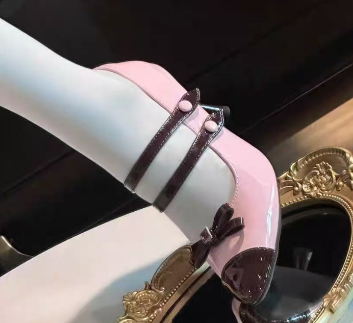 Elegant Womens Side-cut-out High Heels