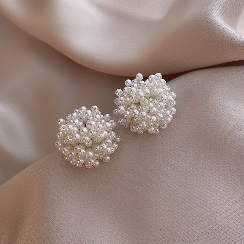 Fashionable Light-luxury Pearl-inlaid Stud Earrings