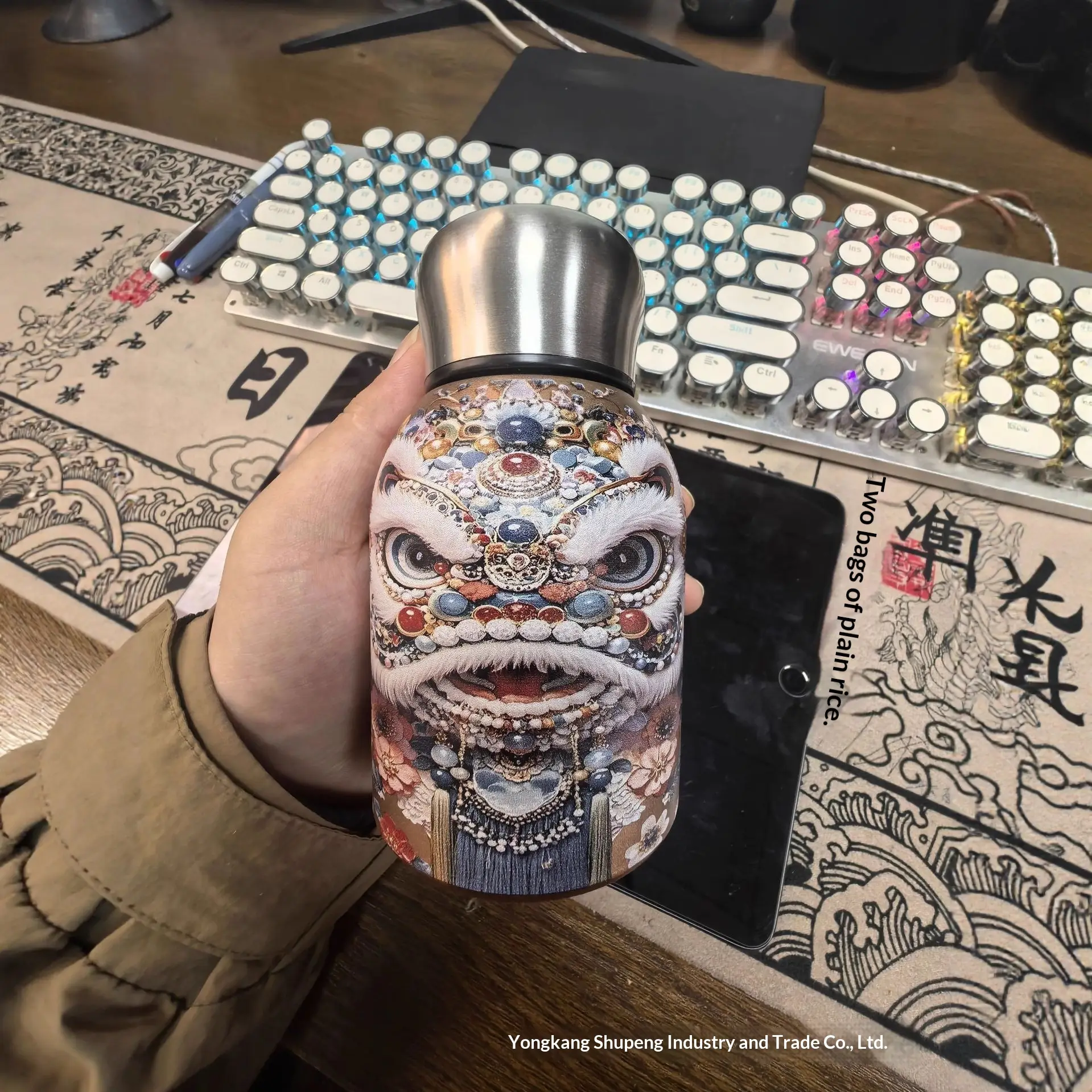 Mini Water Bottle With A Pull-ring Convenient And Insulated