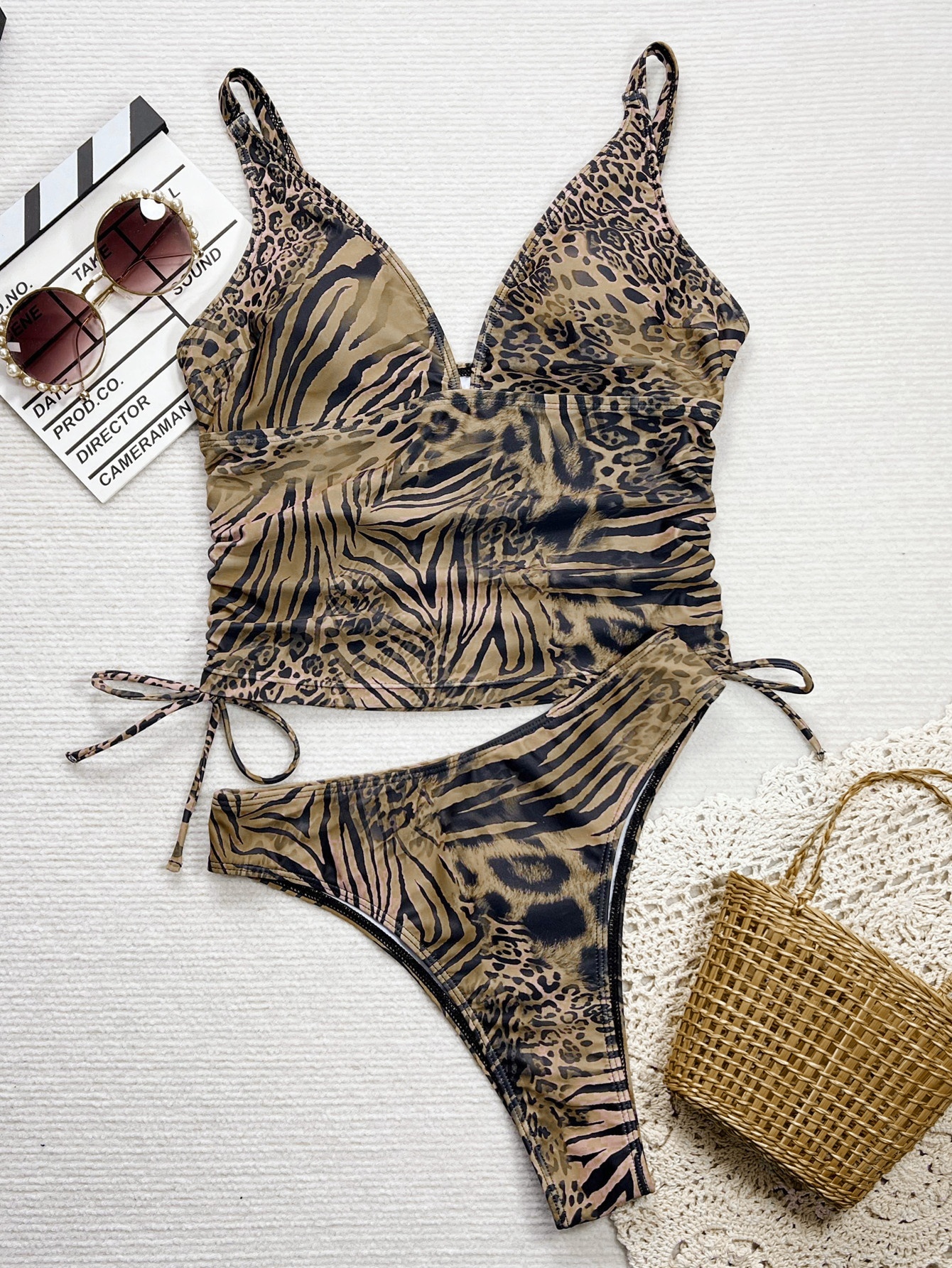 Womens Stylish Sexy Figure-hugging Swimsuit Set