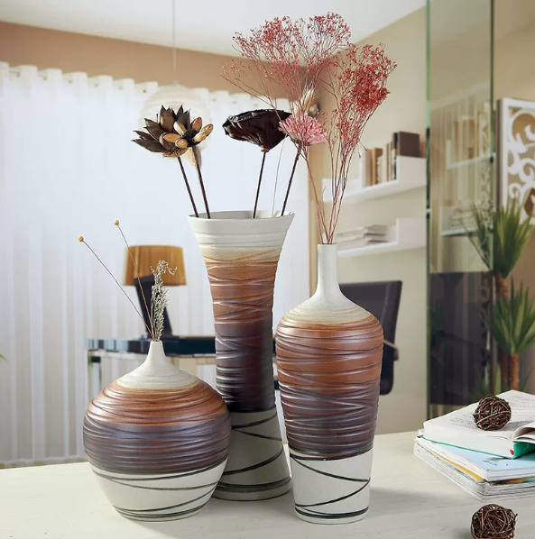 New Chinese-Style Ceramic Antique-Look Vase A Trendy Decorative Piece