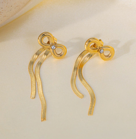 Fashionable Non-fading Heart-shaped Necklace Simple Vintage Titanium Steel Earrings