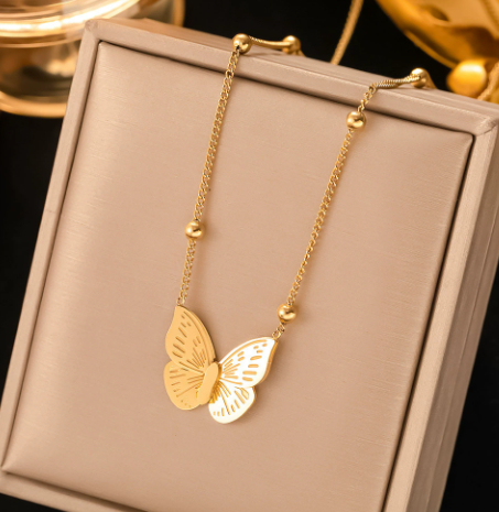 Fashionable Non-fading Heart-shaped Necklace Simple Vintage Titanium Steel Earrings