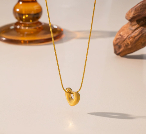 Fashionable Non-fading Heart-shaped Necklace Simple Vintage Titanium Steel Earrings