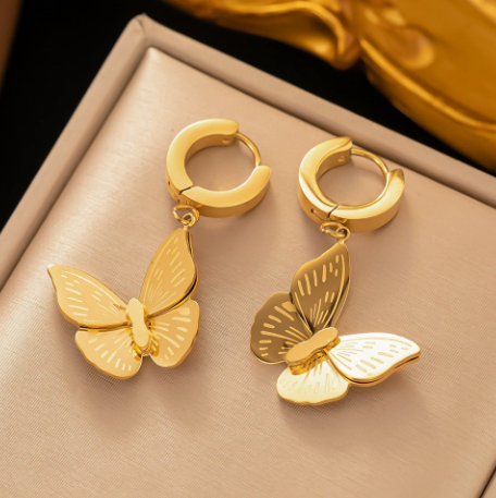 Fashionable Non-fading Heart-shaped Necklace Simple Vintage Titanium Steel Earrings