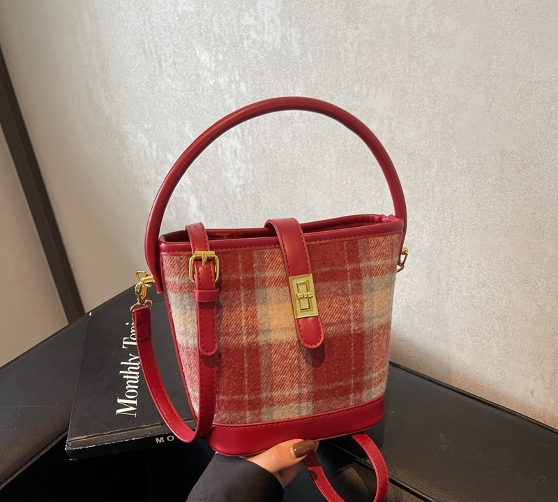 Korean-style Niche Vintage Suede Plaid Tote Bucket Bag