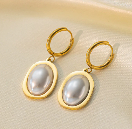 Fashionable Non-fading Heart-shaped Necklace Simple Vintage Titanium Steel Earrings