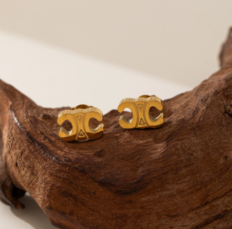 Fashionable Non-fading Heart-shaped Necklace Simple Vintage Titanium Steel Earrings