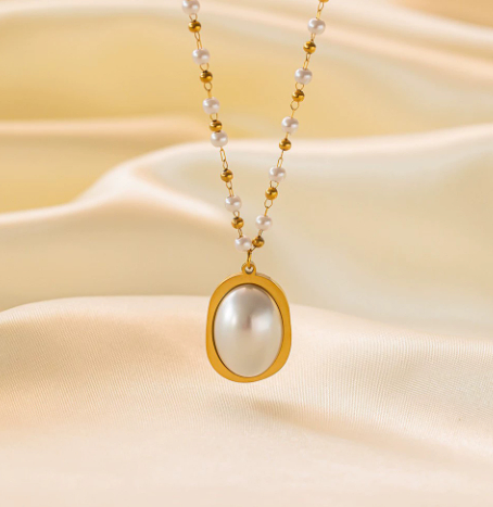 Fashionable Non-fading Heart-shaped Necklace Simple Vintage Titanium Steel Earrings