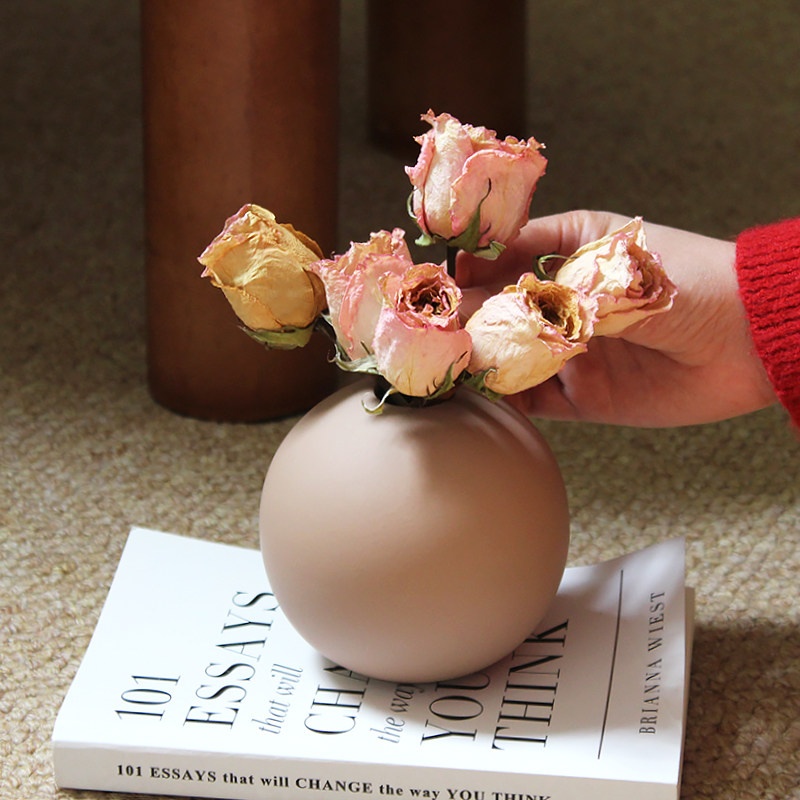 Spherical Ceramic Ornament Vase For The Bedroom Desk