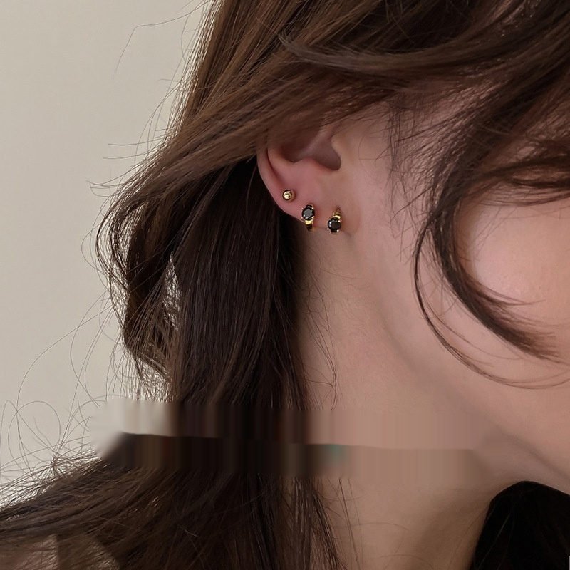 Influencer-approved Niche Design Minimalist Stud Earrings With A High-end Cool Aesthetic