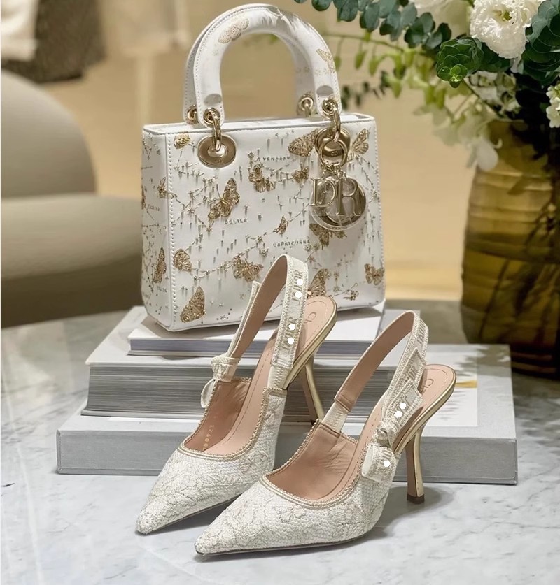 Womens Sandals With A Single Strap And Bow