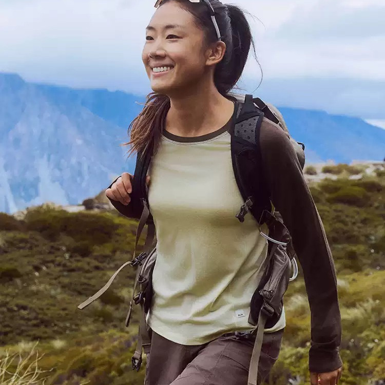 Womens Color-Block Versatile Round-Neck Breathable Sports Top