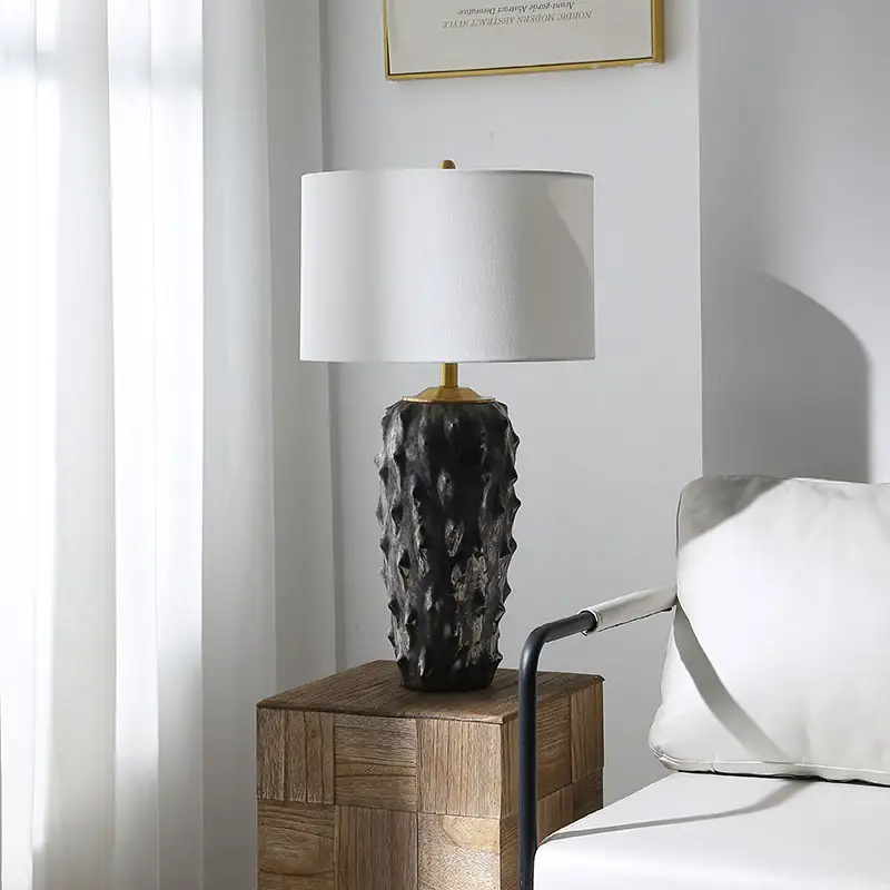 High-end Luxe-feel Ceramic Vintage Table Lamp Ornament With A Personalized Touch