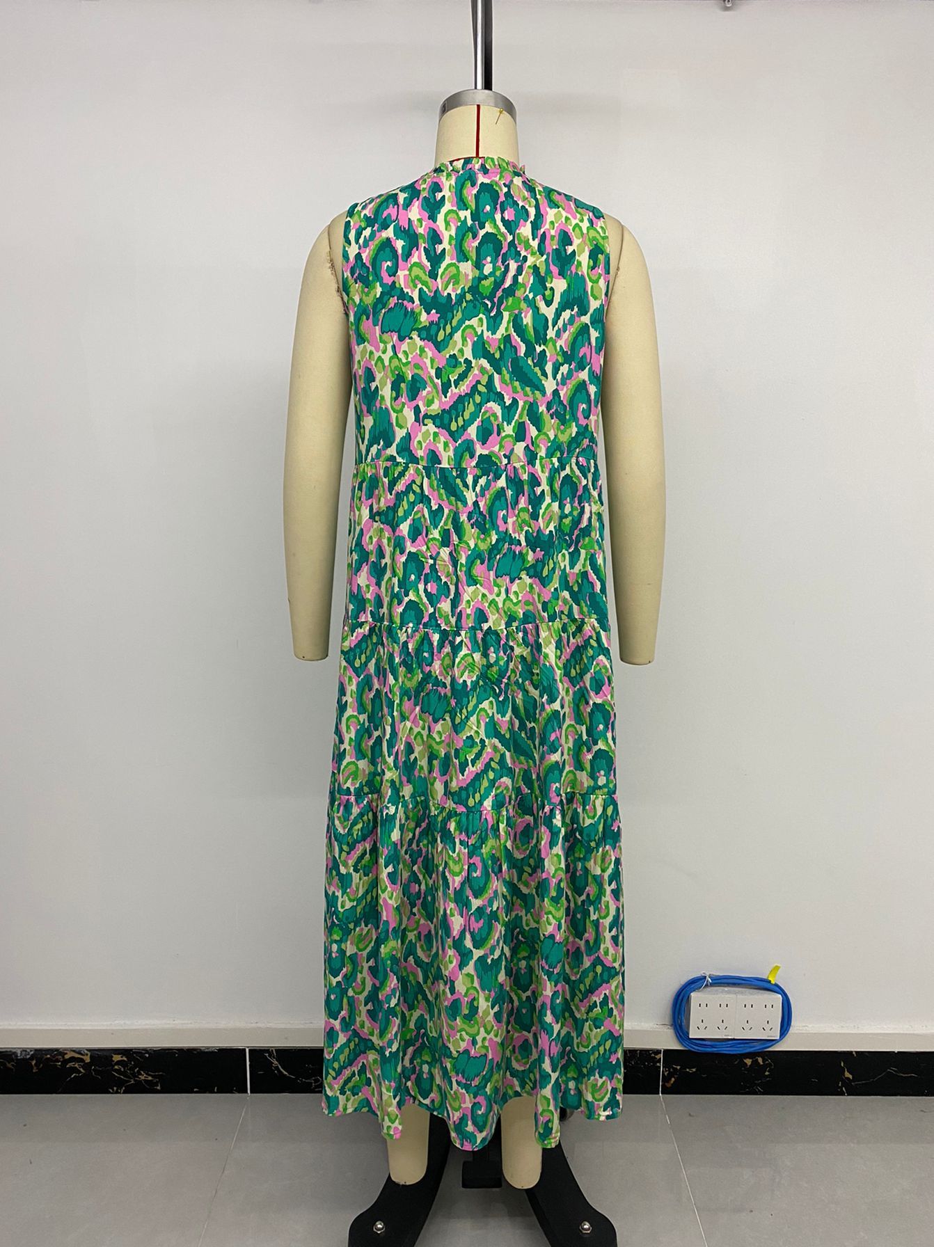 Buy Women's Clothing Online | Buy Trending Dresses for Women