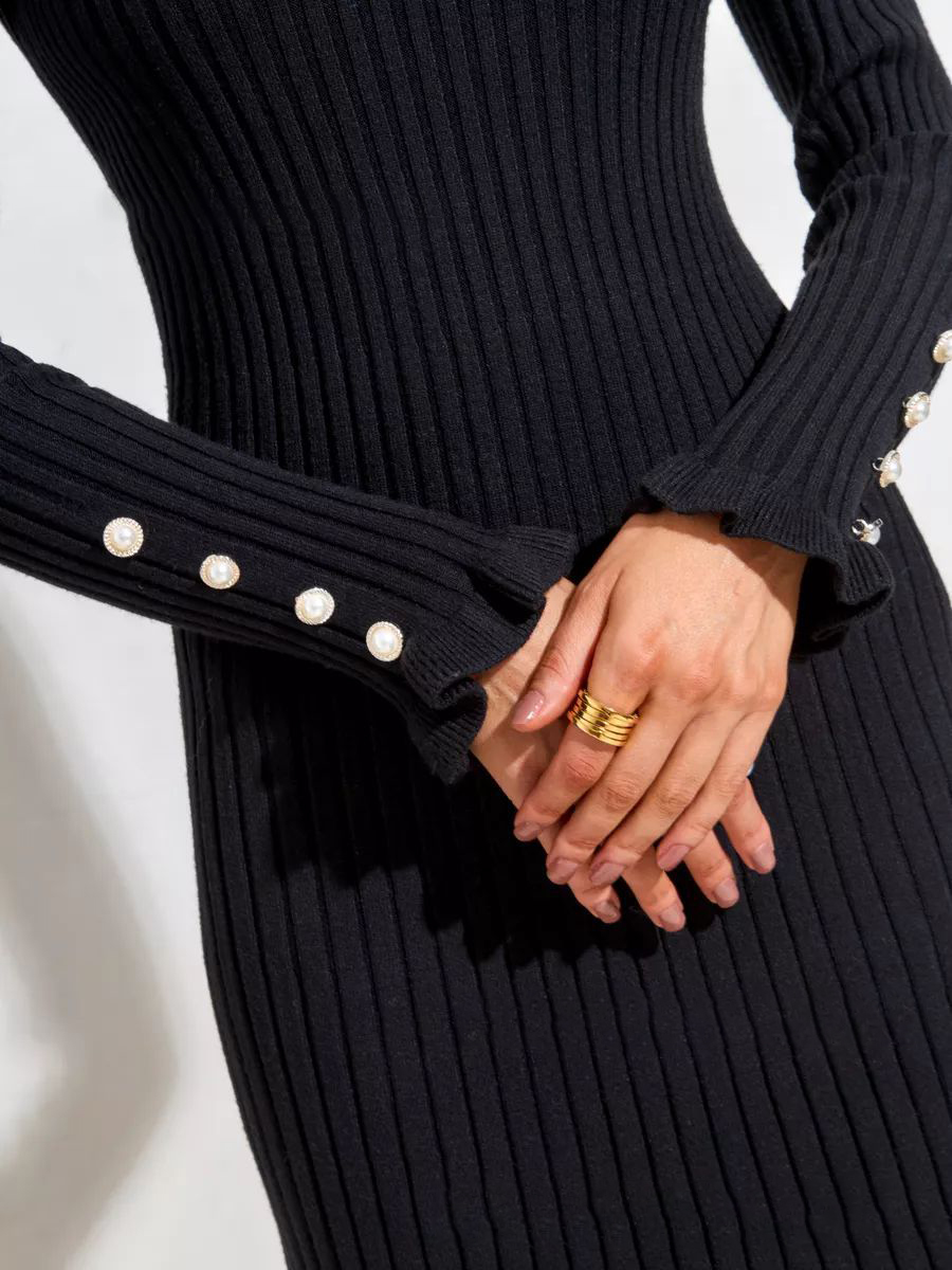 Buy Women's Clothing Online | Buy Trending Dresses for Women