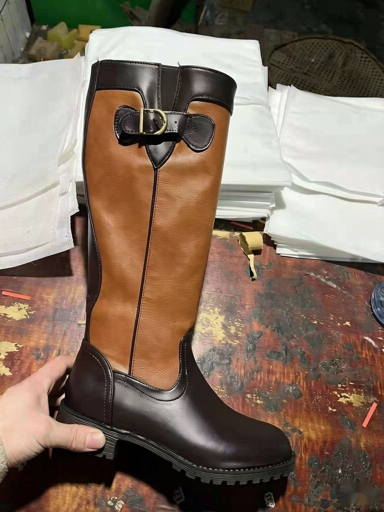 Leather Boots With A Round Toe Thick Sole And Belt Bucklewaterproof